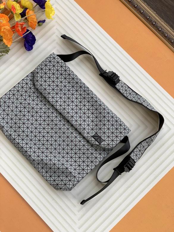 36.5X27.5X7cm 061111 YT 5