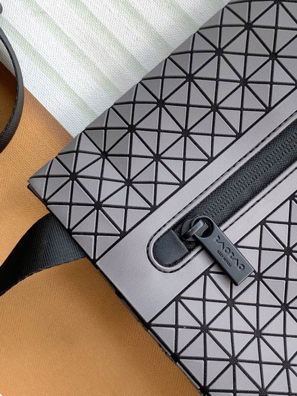 36.5X27.5X7cm 061111 YT 1