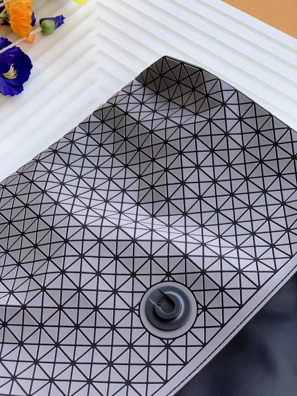 36.5X27.5X7cm 061111 YT 1